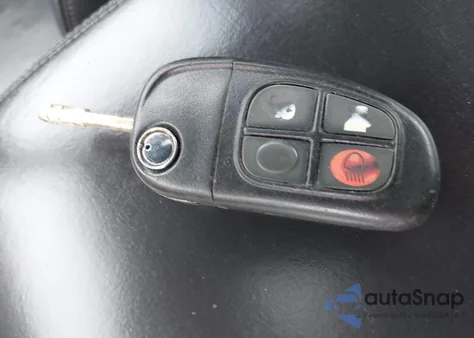 2004 Jaguar Xj Xj8 z USA, uszkodzony, nr VIN SAJWA71C24SG17780